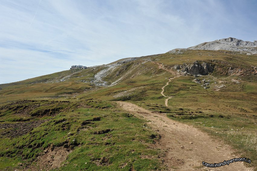 097 Lasciamo il Rifugio Bolzano.JPG